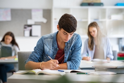 Cours d'anglais immersifs pour enfants et adolescents.